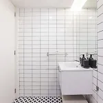 Modern 2br Duplex Downtown By Art District By Lovelystay * Oporto