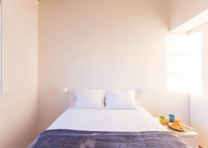 Modern 2br Duplex Downtown By Art District By Lovelystay * Oporto