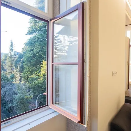 Modern 2br Duplex Downtown By Art District By Lovelystay ポルト