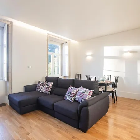 Modern 2br Duplex Downtown By Art District By Lovelystay דירה